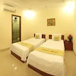 Arora Hotel